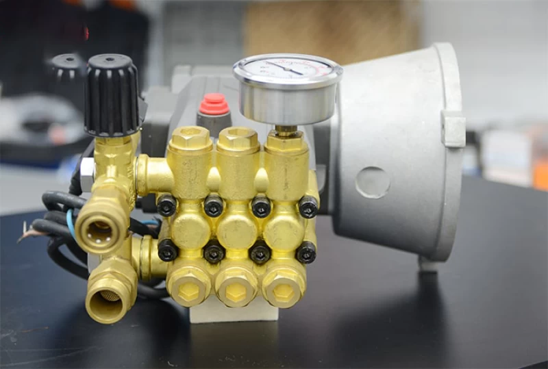 Đầu Bơm Máy Rửa Xe Cao Áp 3Kw Lutian 18127 - Hình ảnh 3 LUTIAN