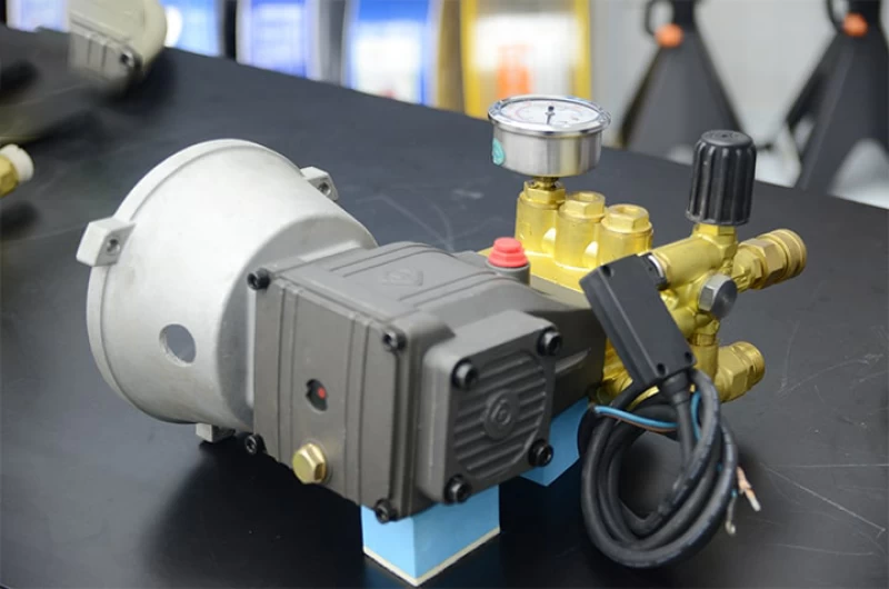 Đầu Bơm Máy Rửa Xe Cao Áp 3Kw Lutian 18127 - Hình ảnh 4 LUTIAN