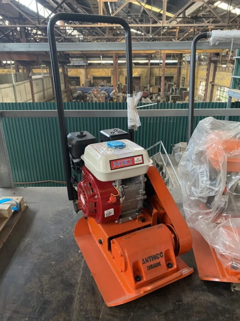 Máy Đầm Bàn Chạy Xăng Antinco Lắp Động Cơ Niki 200 - Hình ảnh 1 ANTINCO