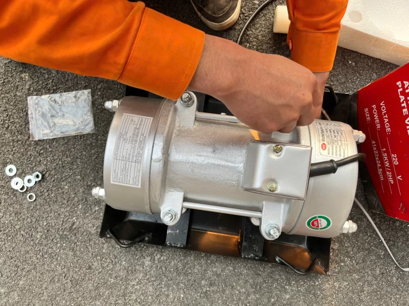 Máy Đầm Bàn Niki 1.5Kw/220V - Hình ảnh 5 NIKI