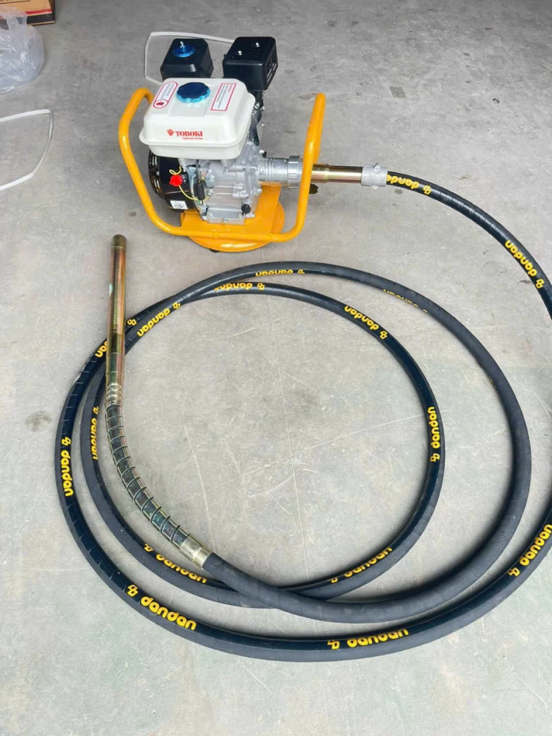 Máy Đầm Dùi Chạy Xăng Toboki T6.5HP - Hình ảnh 1 TOBOKI