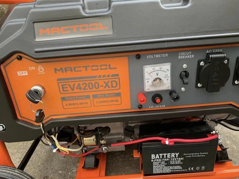Máy Phát Điện Chạy Xăng 3KW Mactool EV4200-XD Đề Nổ - Hình ảnh 1 MACTOOL