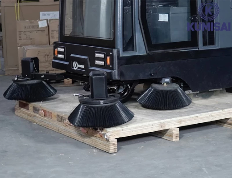 Xe quét rác công nghiệp ngồi lái Kumisai KMS-S12 - Hình ảnh 4 KUMISAI