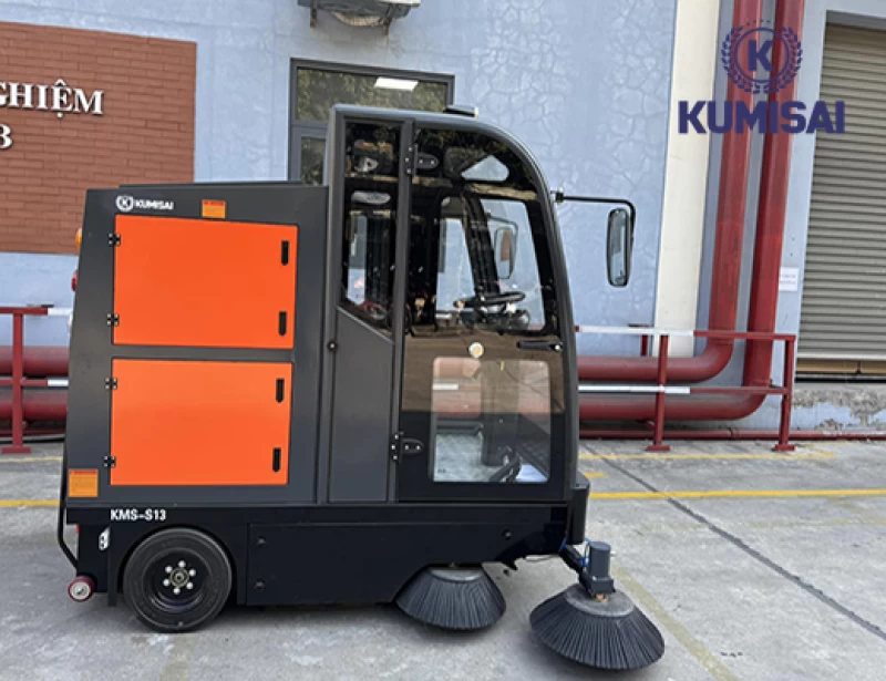 Xe quét rác công nghiệp ngồi lái Kumisai KMS-S13 - Hình ảnh 6 KUMISAI