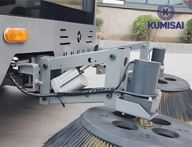 Xe quét rác công nghiệp ngồi lái Kumisai KMS-S14 - Hình ảnh 3 KUMISAI