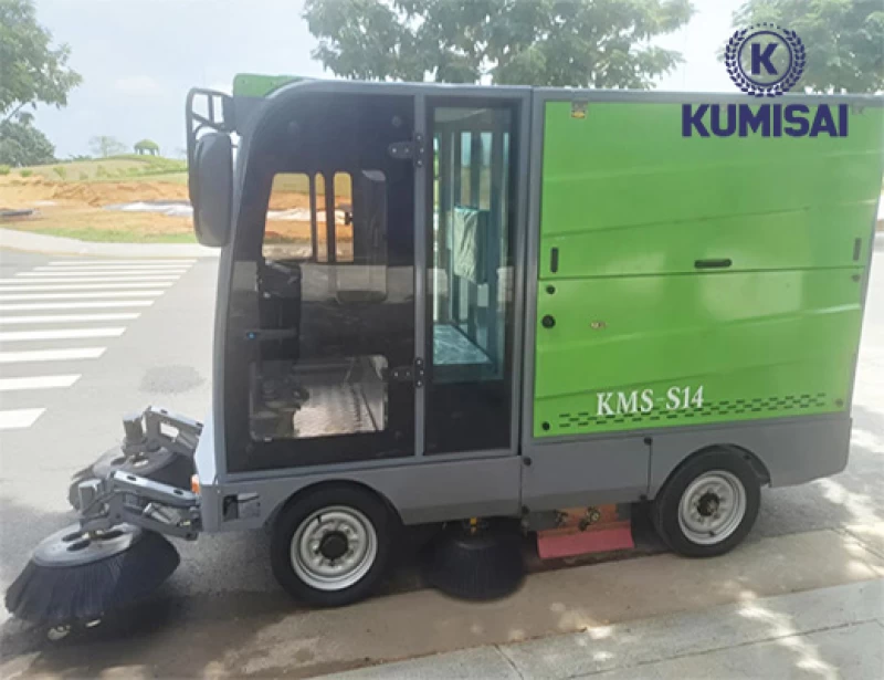 Xe quét rác công nghiệp ngồi lái Kumisai KMS-S14 - Hình ảnh 1 KUMISAI