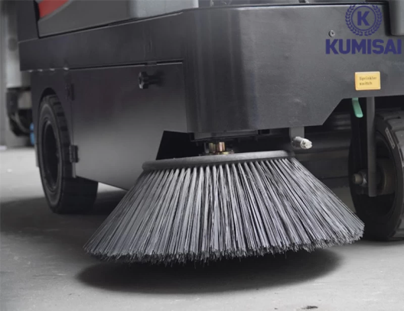 Xe quét rác ngồi lái Kumisai KMS-1350E - Hình ảnh 4 KUMISAI