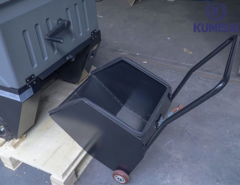 Xe quét rác nhà xưởng ngồi lái Kumisai KMS-1250E - Hình ảnh 7 KUMISAI